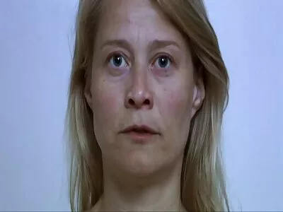Розпутна немовля трясе сестри секс попкою перед моєю камерою