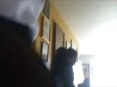 Пухла красуня з маленькими сиськами записана секс брата і сестри під час трахання ззаду