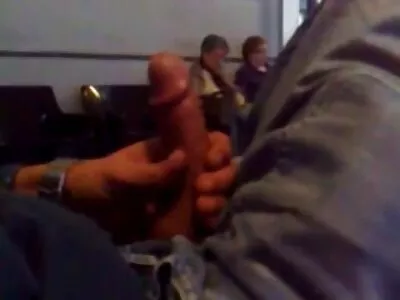 Блондинка використовує великий фалоімітатор порно фото сестри