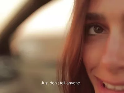 Блондинка-підліток смокче sestra porno член