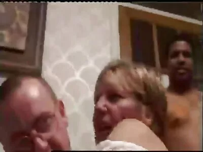 Татуювання меду на колінах секс брат і сестра
