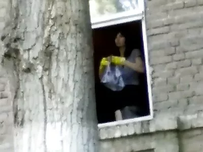 Блондинка з секс із сестрою великою попкою трахається