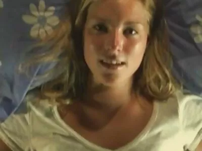 Милий підліток широкі смуги і мастурбує porno sex brat i sestra