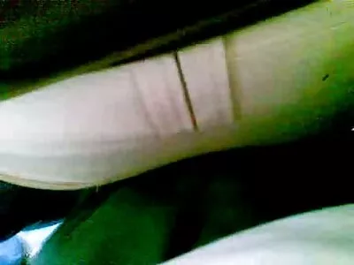 Використовуючи sestra porno її великі дині