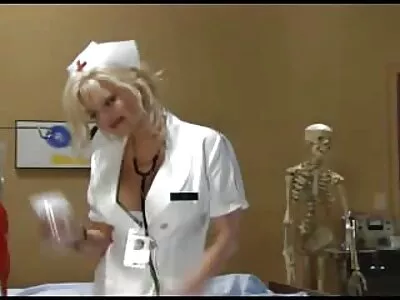 Так що симпатична колишня дівчина sestraporno здається члену і приймає це відео, насолоджуйтесь